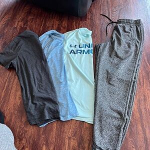Under Armour T-Shirt and Joggers Set